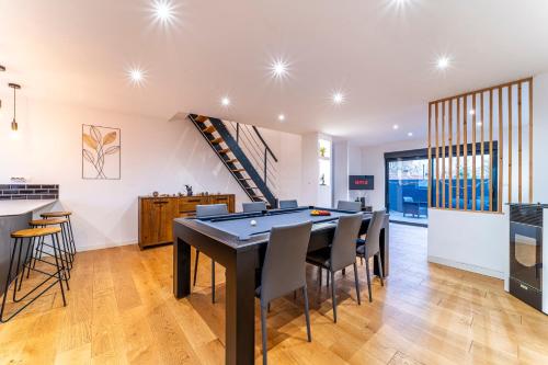 Le Cocon - 3 lits - Billard - Parking gratuit - Terrasse - Wifi