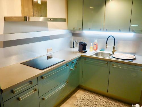 Η κουζίνα ή μικρή κουζίνα στο Villa Jouvence