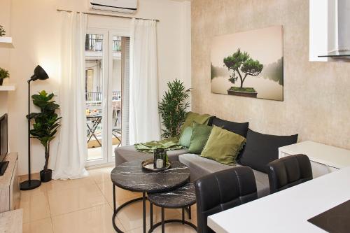 Kamara bound in the Heart of Thessaloniki Center by BiNoBi!