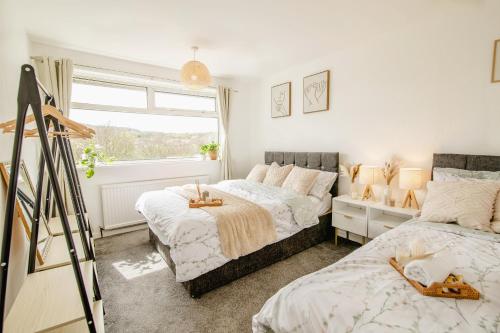 Serene Boho Retreat: White Oak Charm House 7ppl Image