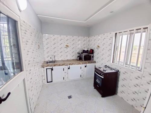 Η κουζίνα ή μικρή κουζίνα στο BELLE villa N2