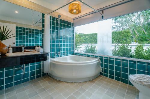 Koupelna v ubytování Seaside Bliss Beach Villa Rawai