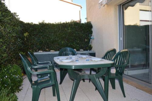 Appartement 2 pièces 4 couchages SAINT CYPRIEN SC140-E95