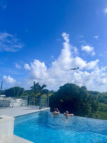 Piscina a Em & Emm Vacation Apt o a prop