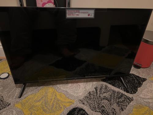 ロンドンにあるShakespeare innの大画面テレビ