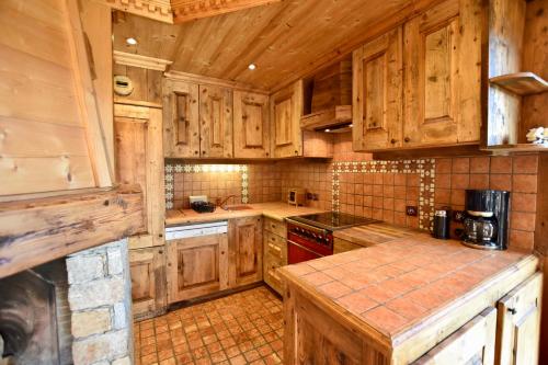 Photo de la galerie de l'établissement Appartement résidence standing ski aux pieds, à Courchevel