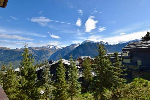 Photo de la galerie de l'établissement Appartement résidence standing ski aux pieds, à Courchevel