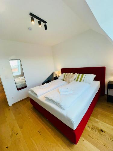 OrestaLiving - Penthouse with designer renovation