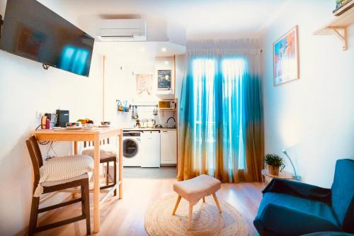 Haliviera - Golden Square, 1min from beach
