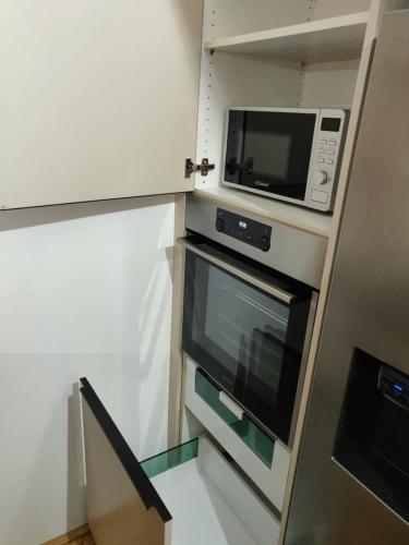 Beautiful Apartment with Parking, Brilliant Location