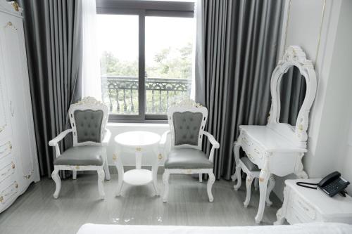 Χώρος καθιστικού στο Tân Hạnh Hotel