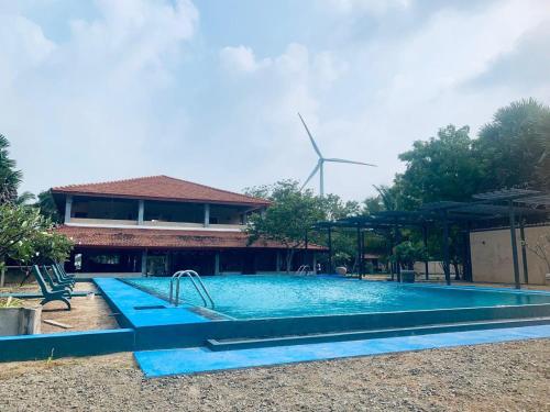 Kolam renang di atau dekat dengan Dinuda Villas - Kalpitiya