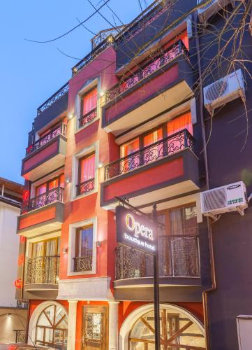 Семеен Хотел Опера