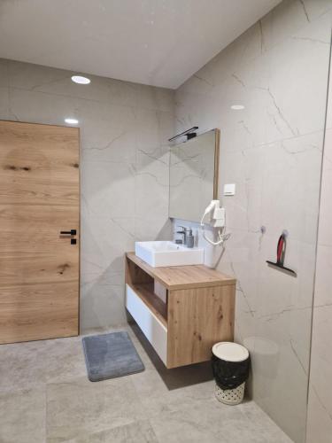 Et badeværelse på Apartmaji Pr Ambružarju