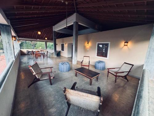 Ruang duduk di Dinuda Villas - Kalpitiya