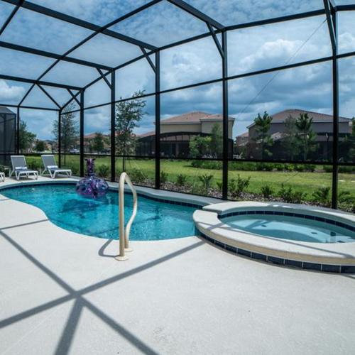 Beautiful 6 Bedroom 5 bath Villa with a pool-320 photo 27