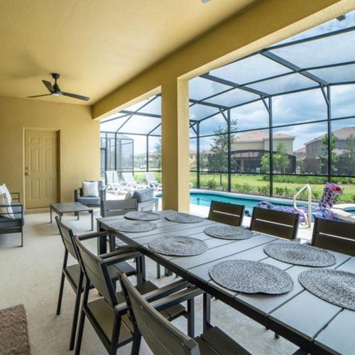 Beautiful 6 Bedroom 5 bath Villa with a pool-320 photo 32