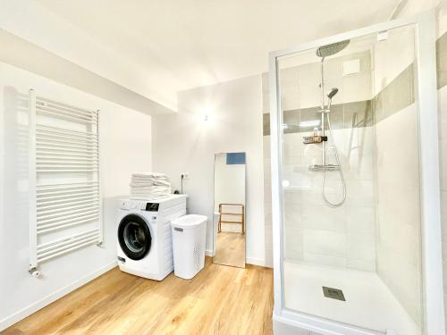 Bilik mandi di Riantec- Ti Gwenvael - Grande Maison avec Baby Foot et Terrain Clos