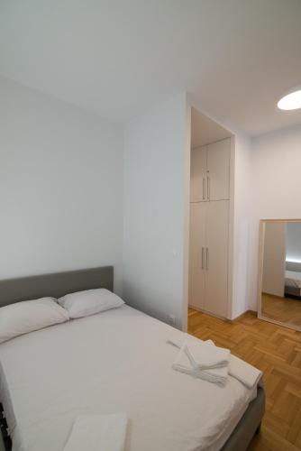 Arie Central Apartments by Live & Travel