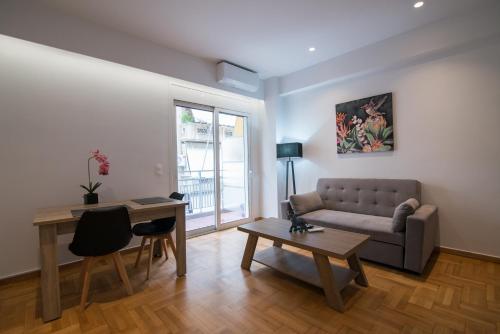 Arie Central Apartments by Live & Travel
