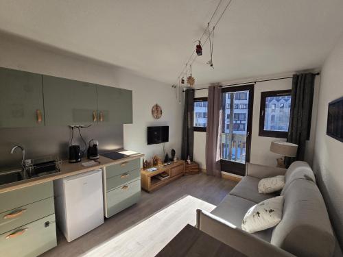 Studio avec balcon vue MontBlanc et parking gratuit le nid daigle