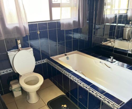 Et badeværelse på Summerstrand holiday home