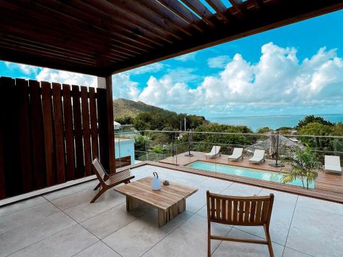 Penthouse Luxe avec Jacuzzi Privé et Piscine à Saint-Martin - FR-1-734-64
