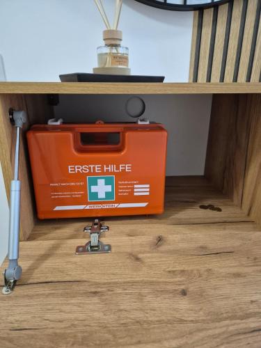 Φωτογραφία από το άλμπουμ του Luxsuite Still und Komfort 1 Balkon Grill TV-75 Zoll σε Ντίνσλακεν