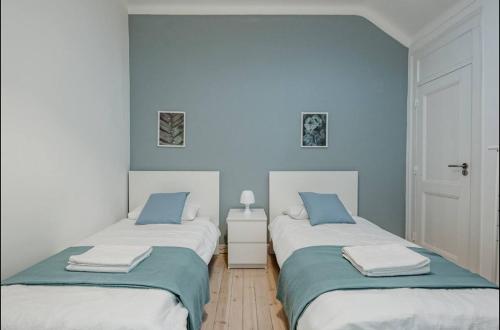 2 Bedroom Apartment with Great Transport Links to the Heart of Lisbon