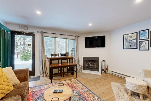 Μια τηλεόραση ή/και κέντρο ψυχαγωγίας στο Windsor Hill Condo