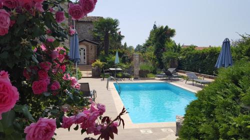VILLA LUCIJA WITH POOL AND TENNIS COURT NEAR BEACh