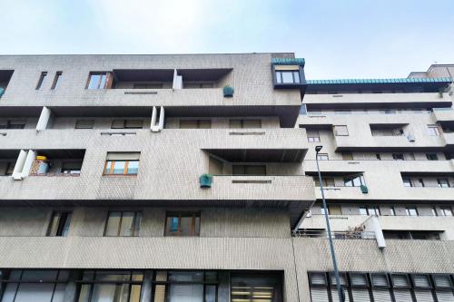 Just Urban Stays - Strategic 1BR Apartment for Duomo & City Life - M1
