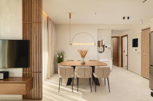 Lovelia Luxury Apartment with Private Parking
