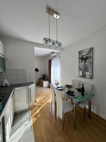 Apartman Alpezaにあるキッチンまたは簡易キッチン