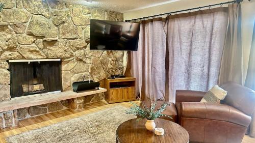 Et tv og/eller underholdning på Hi Country Haus Unit 1801