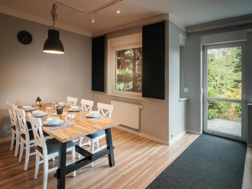 Dom rodzinny na Sianowskiej by LookAp