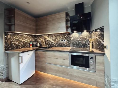 Stylish 2-Bedroom Apartment with AC & Pool