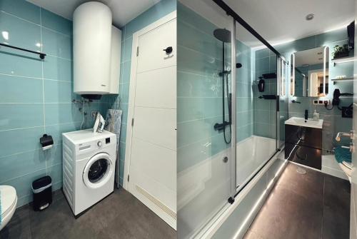 Stylish 2-Bedroom Apartment with AC & Pool