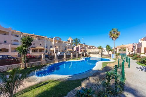 Surf Apartment - Wifi - Parking - Swimming Pool - Patio - Garden