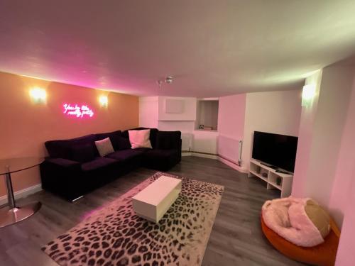Duplex Stay With Hot Tub Opposite Stadium photo 6
