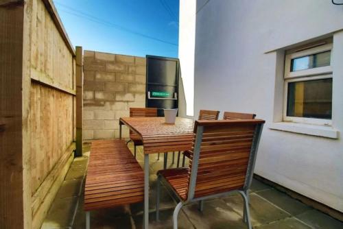 Duplex Stay With Hot Tub Opposite Stadium photo 21