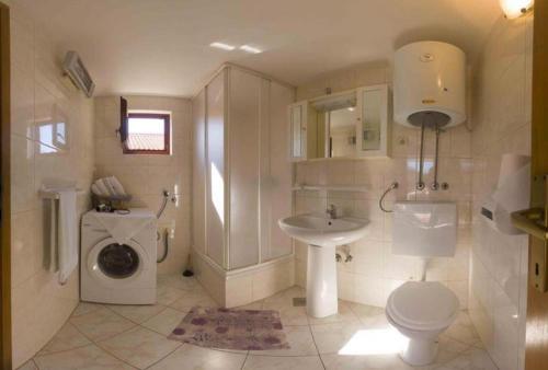Koupelna v ubytování Apartment Milna 8896b