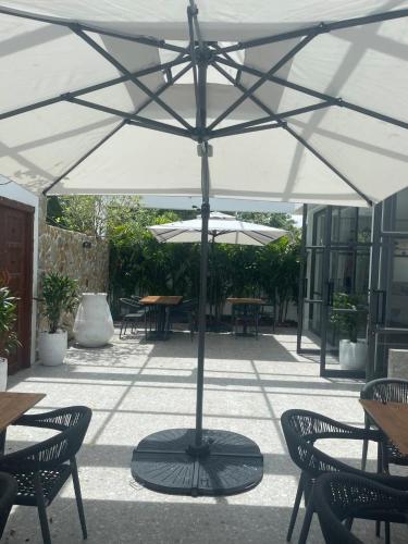Patio nebo venkovní prostory v ubytování Skye Beach Hotel - Koh Samui