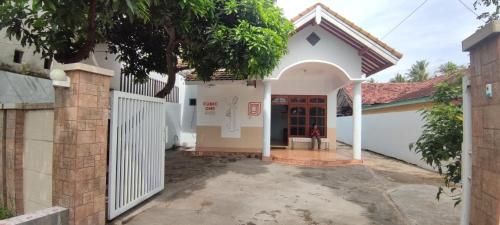 Budova, kde se kapslový hotel nachází