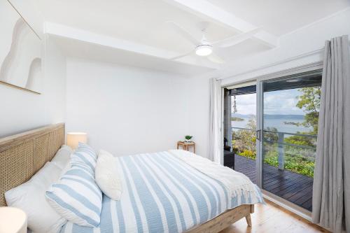 Una cama o camas en una habitación de Sunset Shores