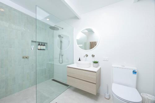 Un baño de Sunset Shores