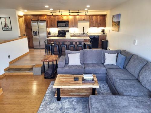 Ruang duduk di Best Location in Downtown Winter Park