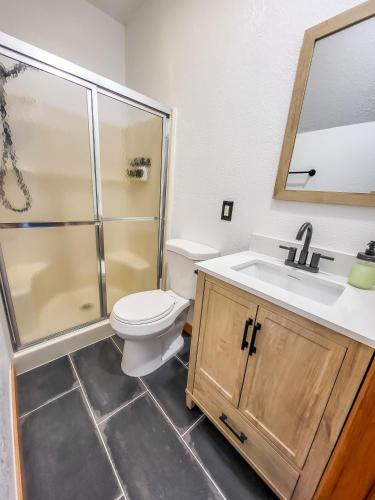 Bilik mandi di Best Location in Downtown Winter Park
