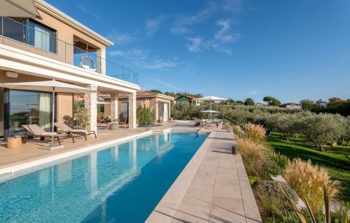 Πισίνα στο ή κοντά στο Villa Christall