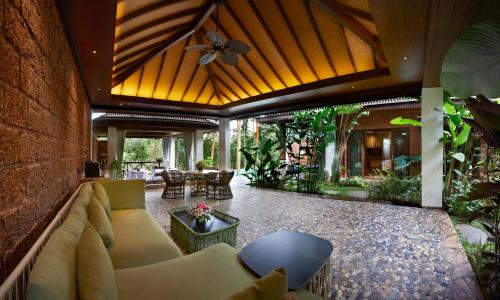Posezení v ubytování Timbertales Luxury Resort Coorg